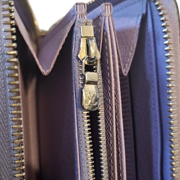 Louis Vuitton (Authentic) Rare Purple Lilac Epi Leather Zippy Long Wallet, GUC - Picture 8 of 12